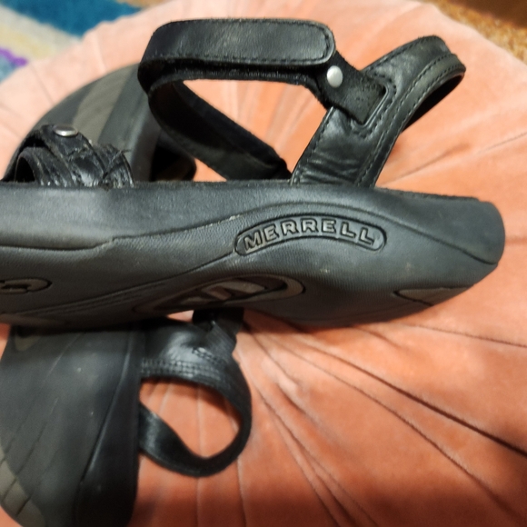 Merrell black leather studded low profile sandals sz 6 - Picture 5 of 9